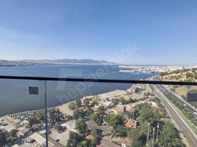 Bayrakli, İzmir içerisinde satılık mülk