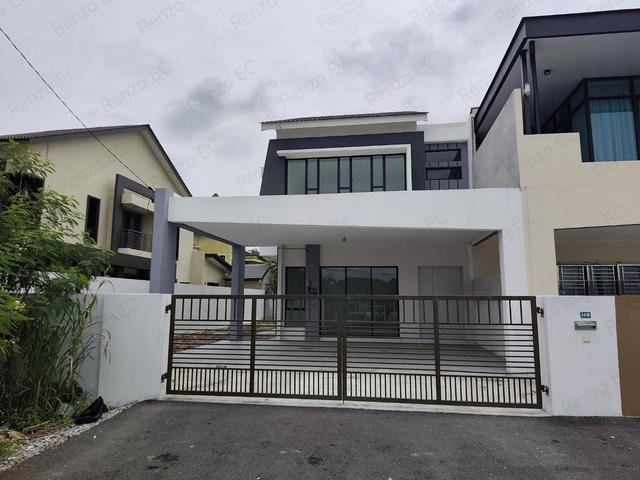 Residential House for sale in Perak, Perak Tengah