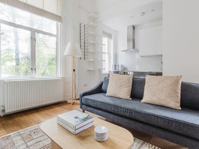 Apartment for rent in Earl's Court, Isle Of Man