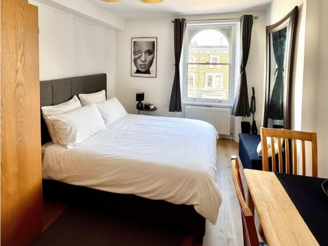 Studio for rent in Earl's Court, Greater London