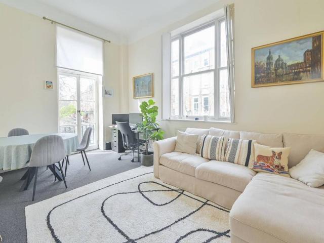 Apartment for rent in Earl's Court, Greater London