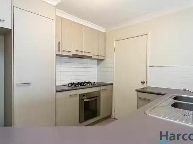 House for rent in Seville Grove, Western Australia