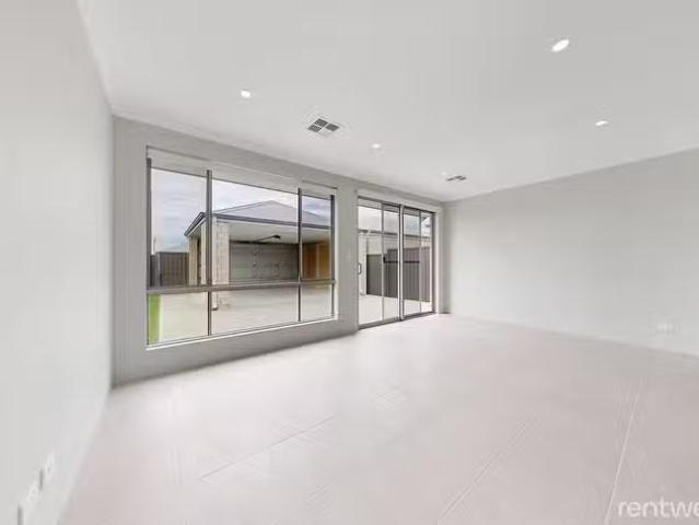 House for rent in Eglinton, Western Australia
