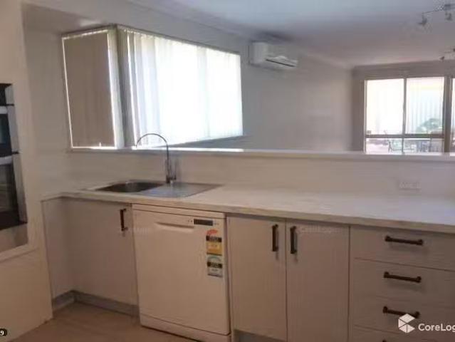 House for rent in Kallaroo, Western Australia