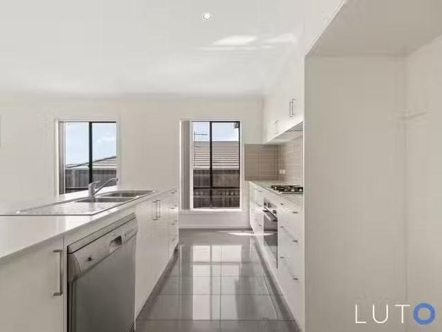 House for rent in Casey, Australian Capital Territory