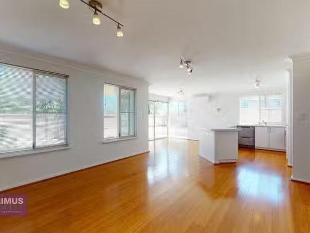 House for rent in Como, Western Australia