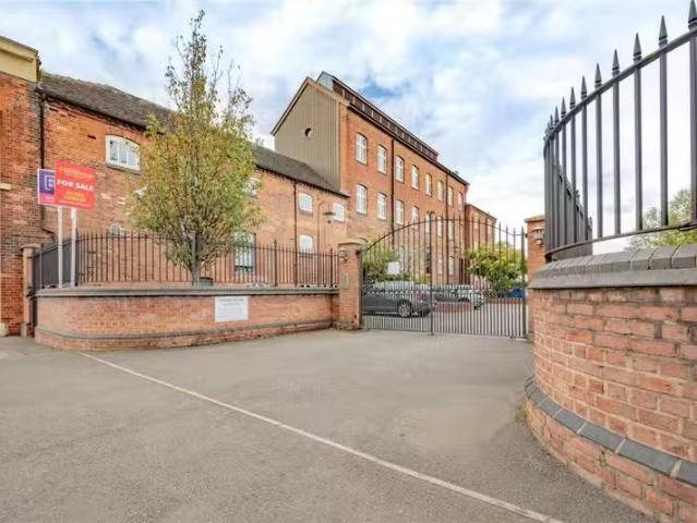 Apartment for rent in Beamhurst, Staffordshire