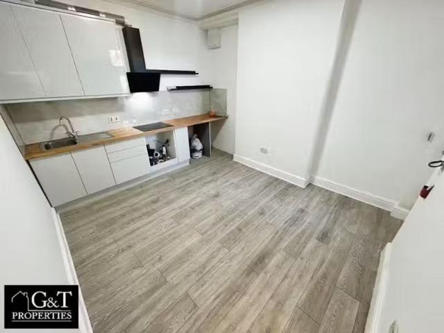 House for rent in Dixons Green, West Midlands