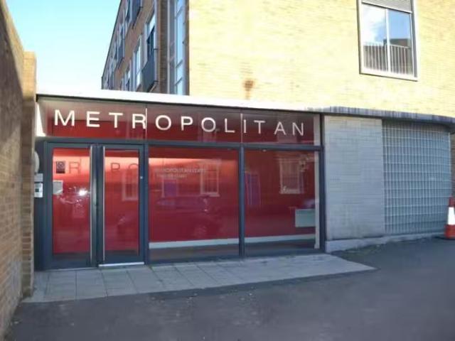 House for rent in Dixons Green, West Midlands