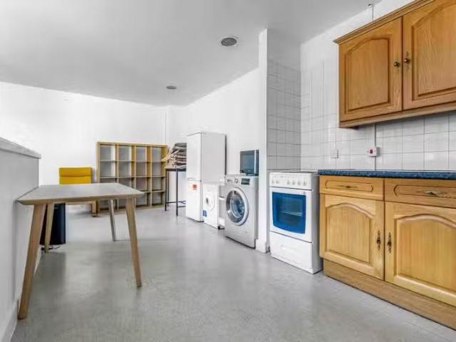 House for rent in Aldgate, Lyons