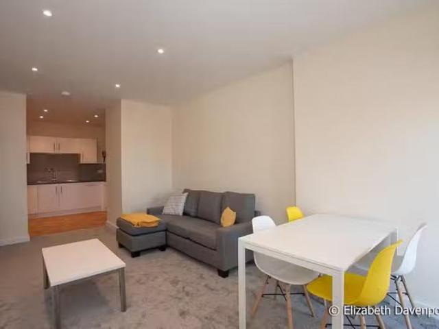 House for rent in Green Close, Warwickshire