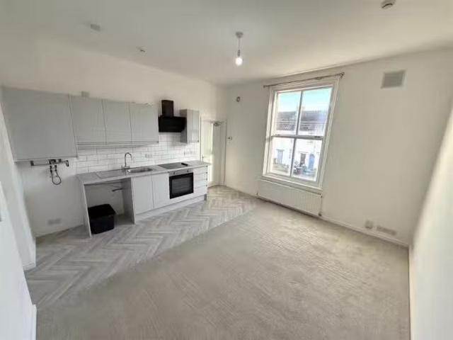 House for rent in St Thomas', The Slade