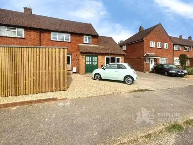 House for rent in Merrow, Guildford
