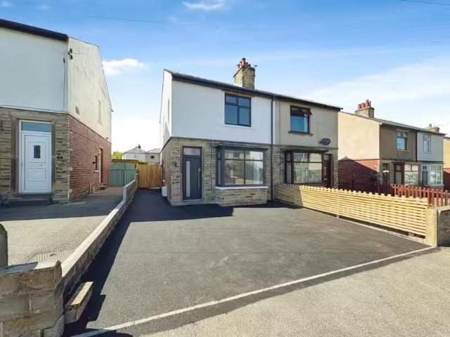 House for rent in Huddersfield, West Yorkshire