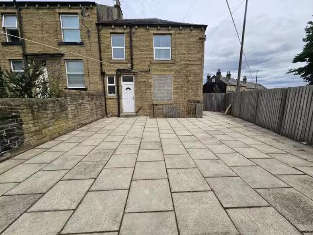 House for rent in Huddersfield, Kirklees