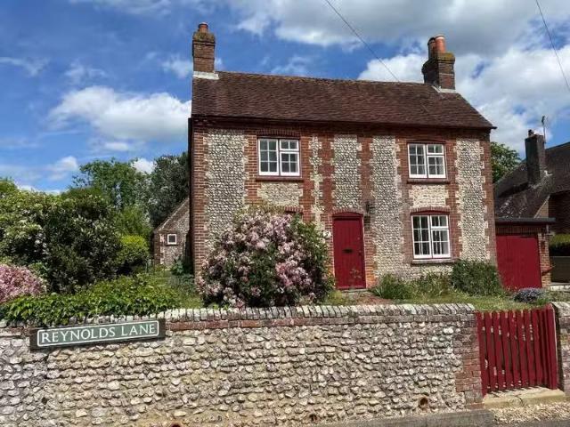 House for rent in Littlecote, West Sussex