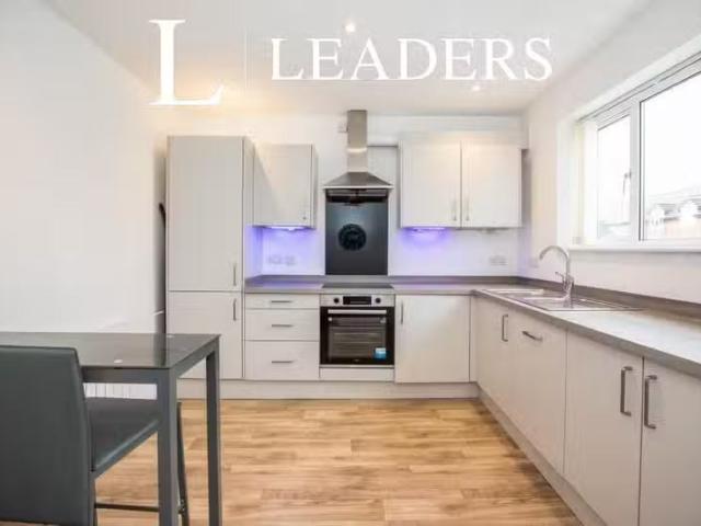 House for rent in Green Close, Warwickshire
