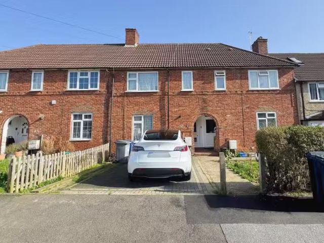 House for rent in Burnt Oak, Greater London
