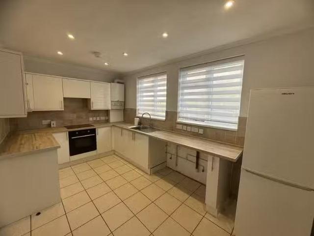 House for rent in Ponders End, Greater London