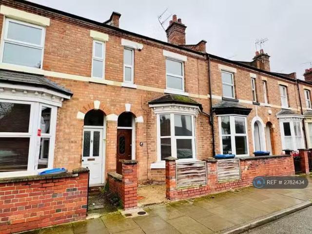 House for rent in Green Close, Warwickshire