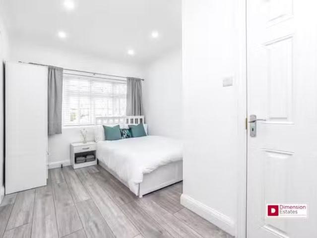 House for rent in Chingford Mount, Highams Park