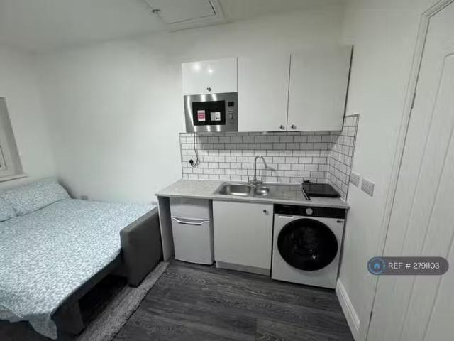 House for rent in Falcon Lodge, Wales