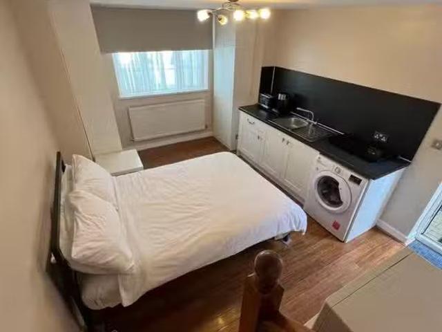 House for rent in Woodford Bridge, Greater London