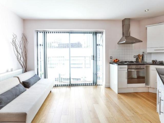 Apartment for rent in Stockwell, Greater London
