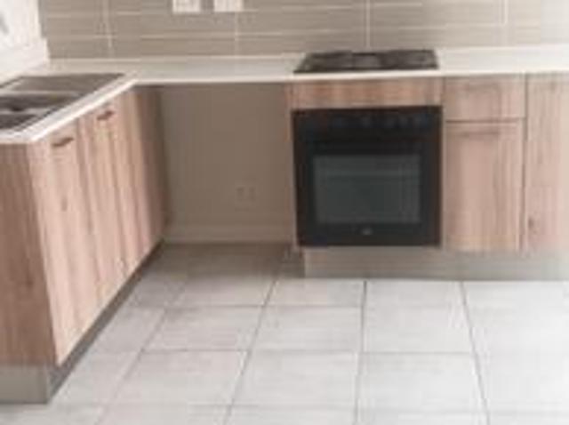 Apartment for rent in Temperance Town, City of Cape Town