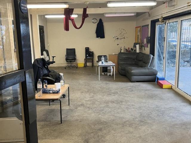 Apartment for rent in Poplar Grove, Greater London