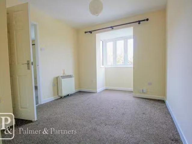 Apartment for rent in Highwoods, Fordham Heath