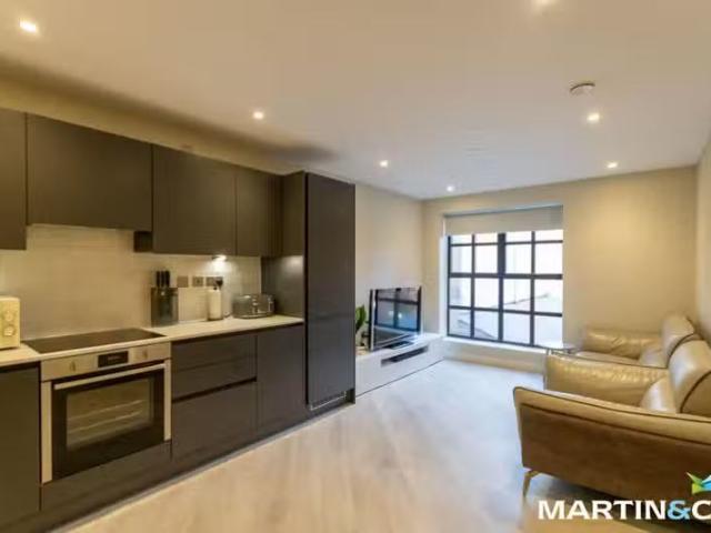 Apartment for rent in Pachesham Park, Surrey