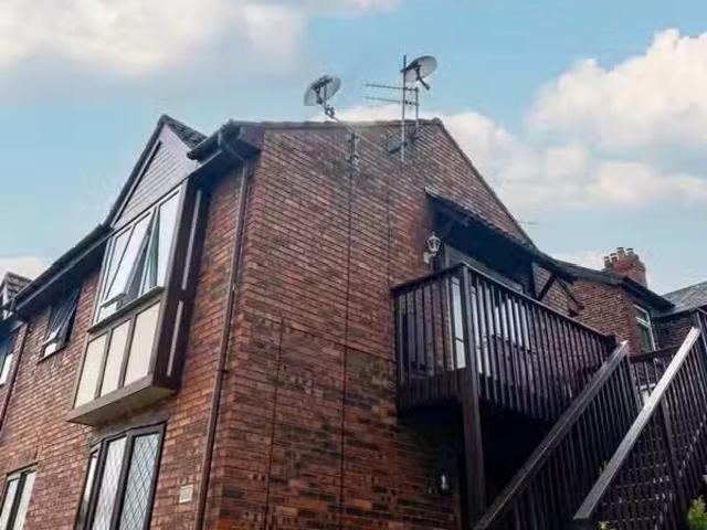 House for rent in Cuddington, Cheshire