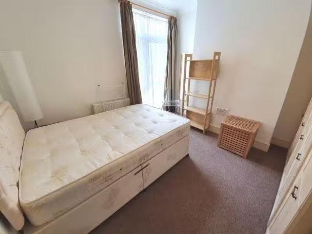 House for rent in Kingswood