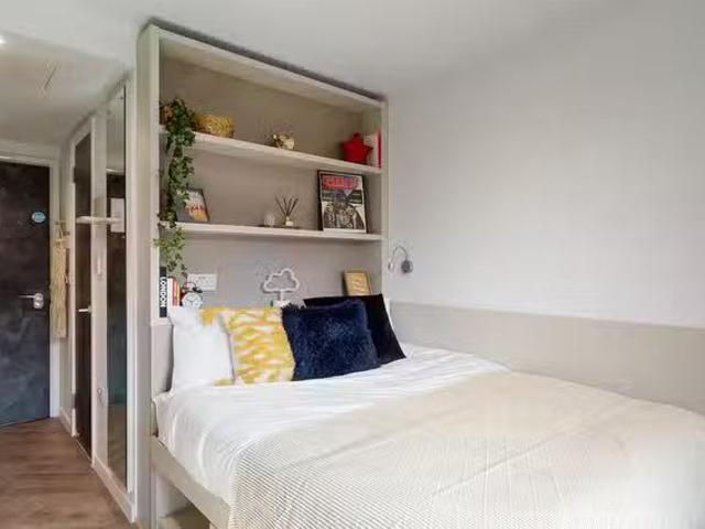 Apartment for rent in South Lambeth, Greater London