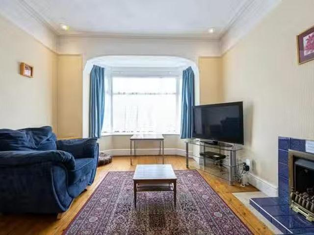 Apartment for rent in Gorse Hill, Trafford Park