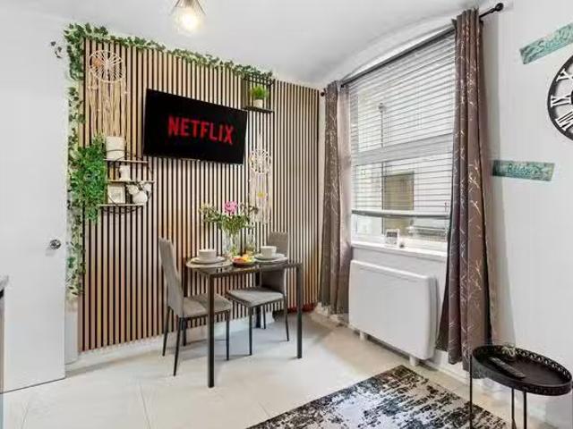 Apartment for rent in Round Hill, Brighton & Hove