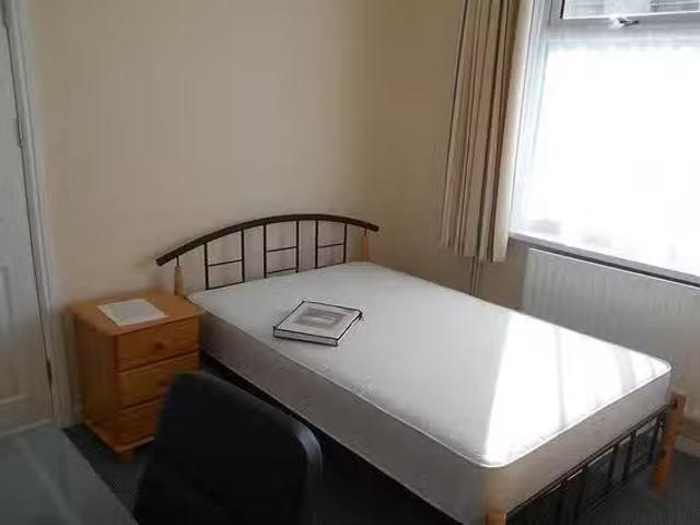 Apartment for rent in Nangreaves, Wales