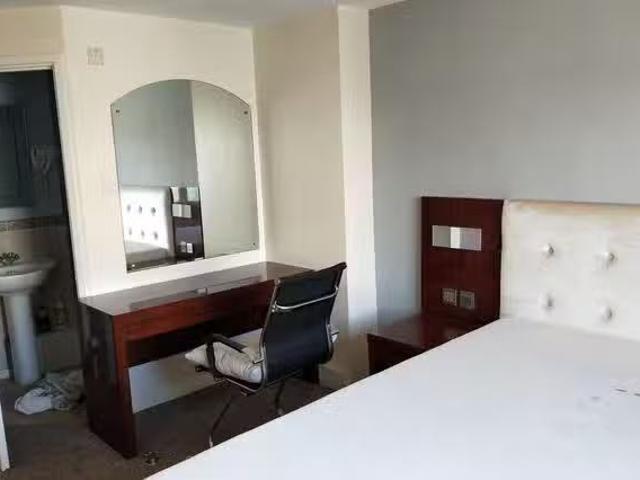 Apartment for rent in Roedean