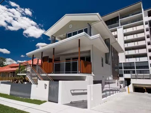 Condo for rent in Toombul, Queensland