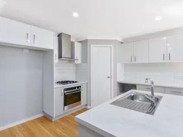 House for rent in South Bowenfels, New South Wales