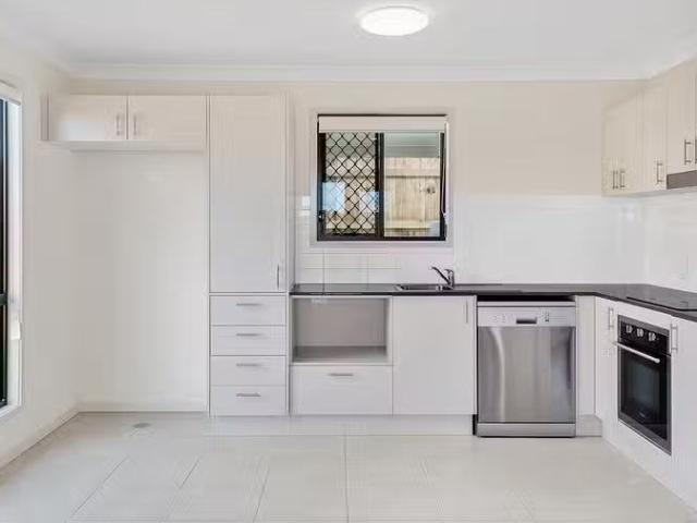 House for rent in Wollongong West, New South Wales
