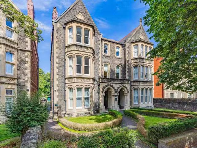 Apartment for rent in Cabbage Hall, Calderstones