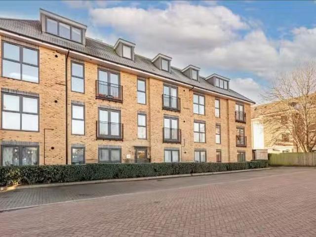 Apartment for rent in St Albans, Five Acres