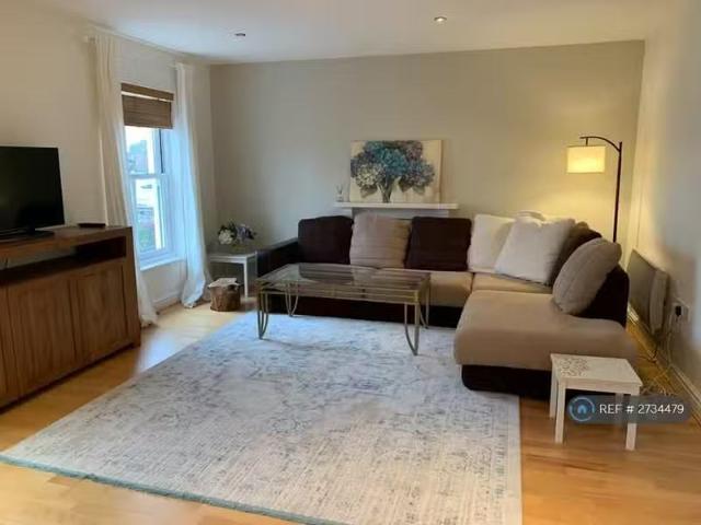 House for rent in Green Close, Warwickshire