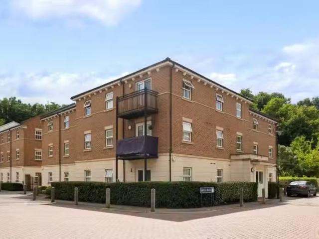 House for rent in Swanscombe and Greenhithe, Monks Orchard