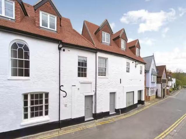 House for rent in Farncombe, Waverley