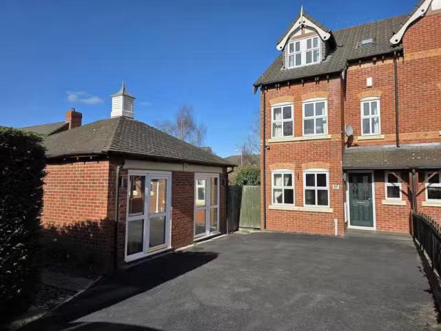 House for rent in Broken Cross, Macclesfield
