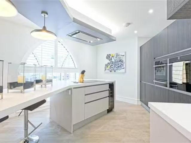 Apartment for rent in Sydenham, Green Close