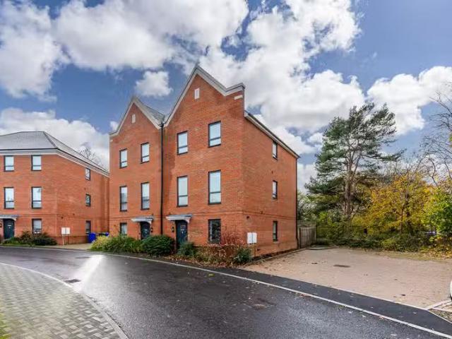 House for rent in Farnborough, Rushmoor
